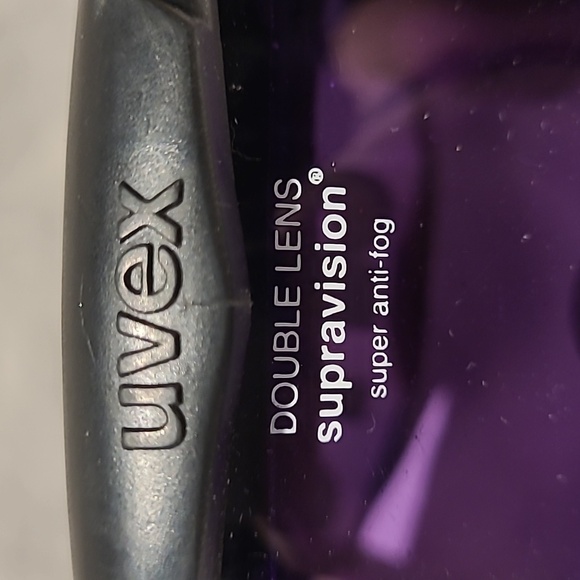 UVEX Ski goggles with Purple Lens - Picture 2 of 7